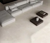 أبيض مائل للصفرة