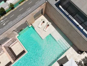 منطقة حمام السباحة بالمنتجع