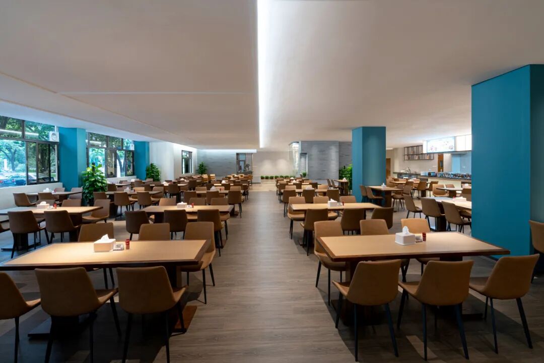 بلاط بمظهر الخشب