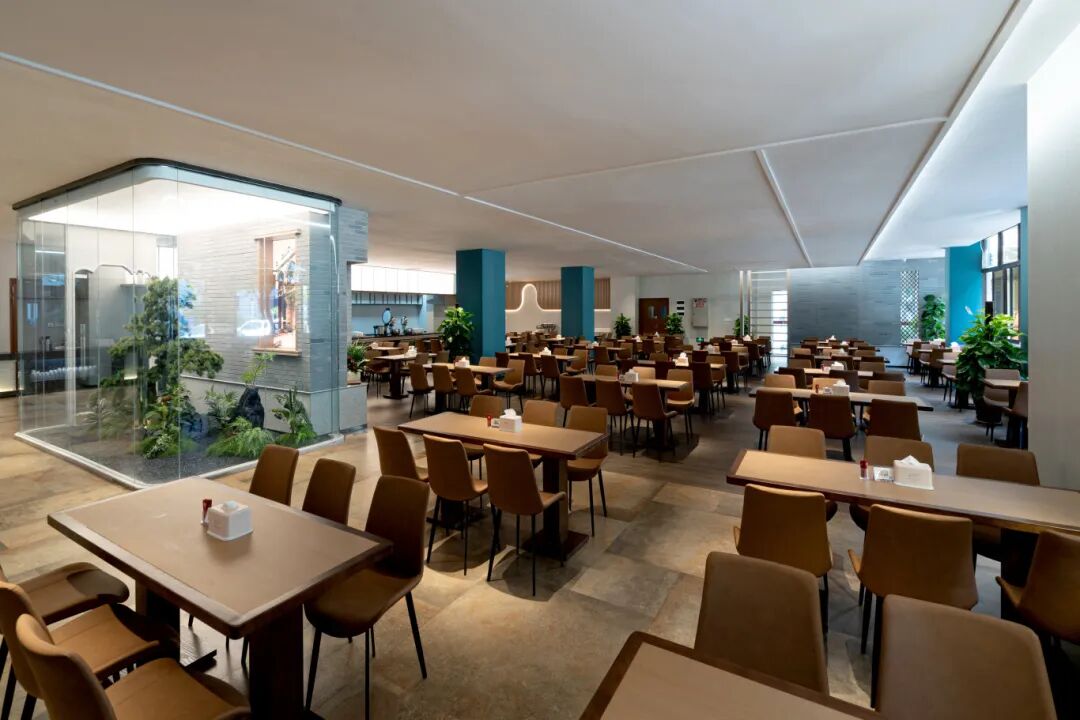 القصة الأولى