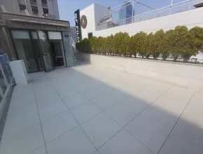 شرفة المكتب