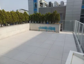 شرفة المكتب