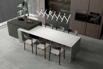 ضوء القمر الأبيض